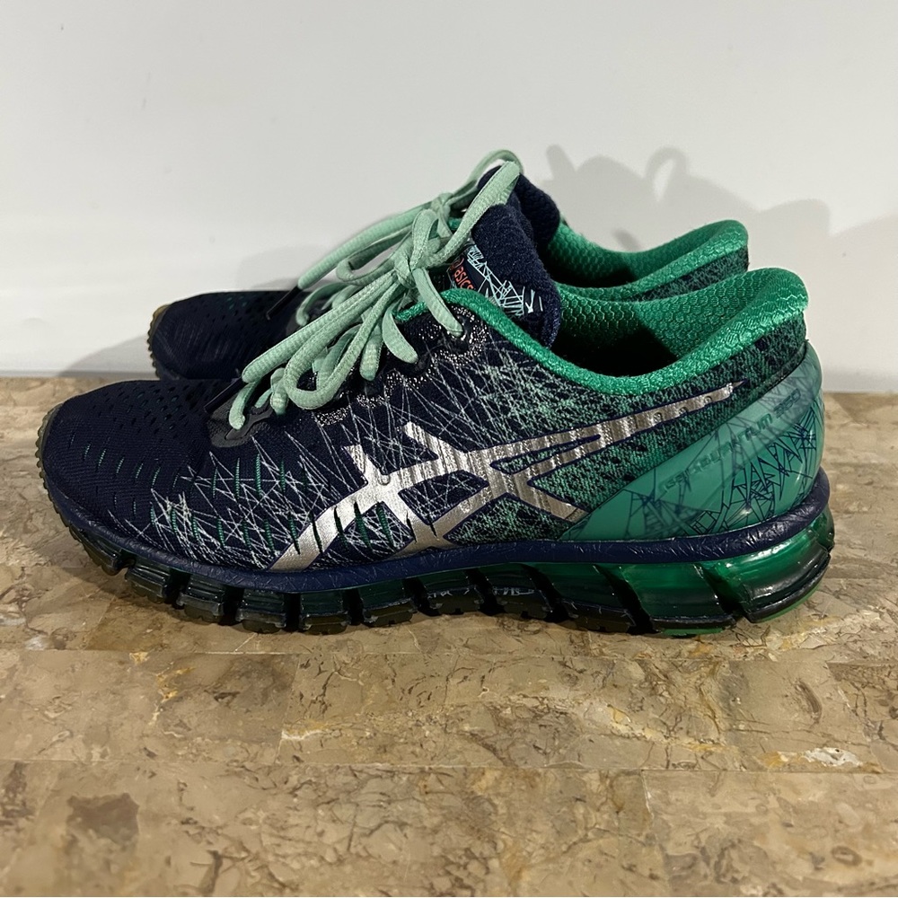 Women’s Asics Gel Quantum 360 Size 7 1/2 - Picture 3 of 11